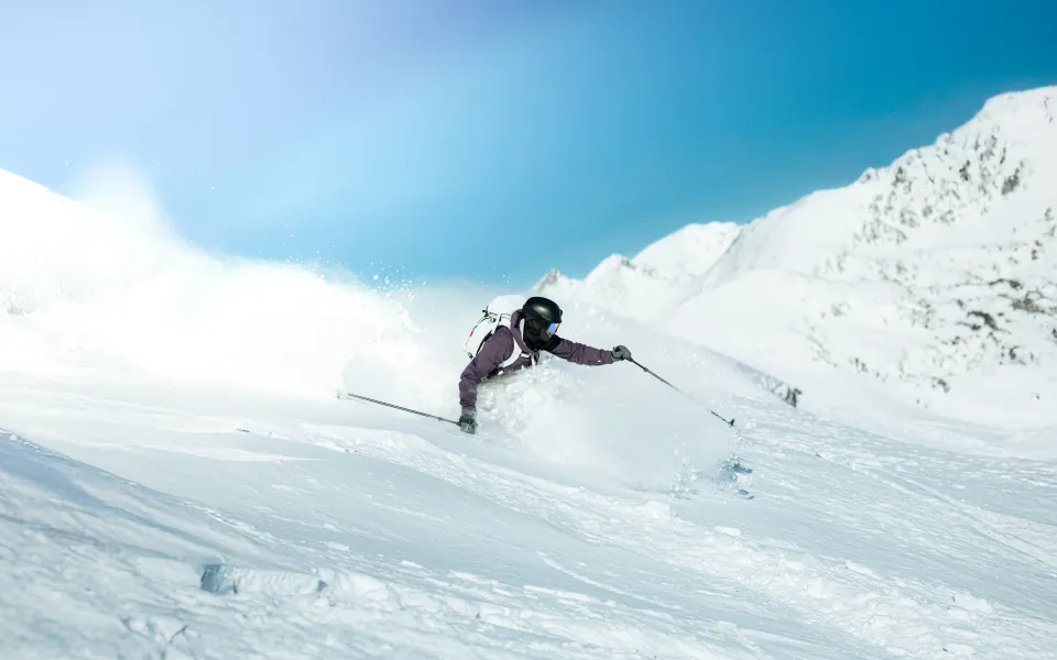 Esquiador en Grandvalira con el Forfait de Temporada Andorra Pass